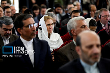 Le ministre iranien des affaires étrangères par intérim rencontre des émissaires étrangers