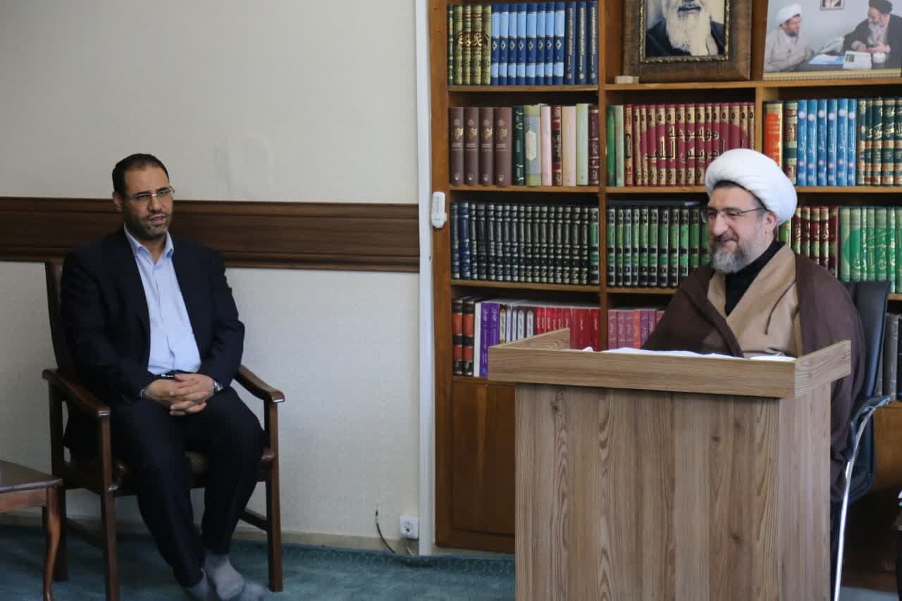 امام جمعه تبریز: نظام تعلیم و تربیت باید فراجناحی عمل کند امام جمعه تبریز: نظام تعلیم و تربیت باید فراجناحی عمل کند