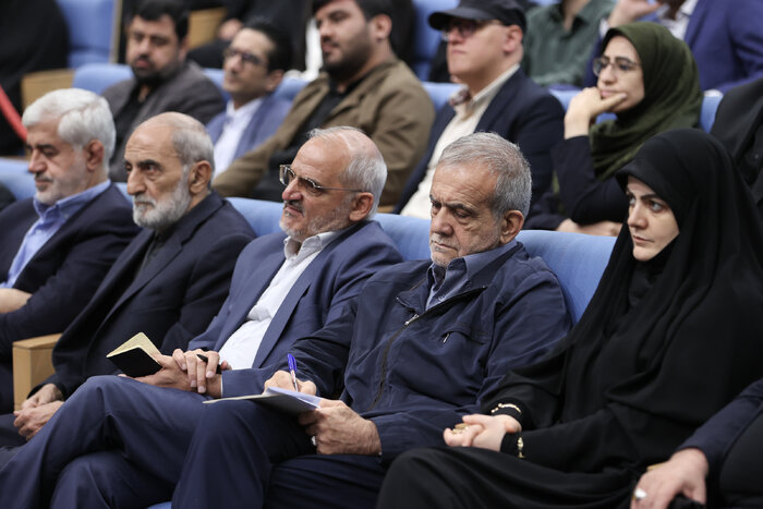 چند دقیقه با رئیسجمهور؛ دردِ دل اهالی قلم با پزشکیان چه بود؟