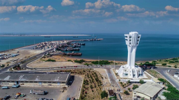 شناسایی ۱۴ پهنه برای استقرار صنایع در سواحل مکران/دستگاهها قوانین را رعایت کنند