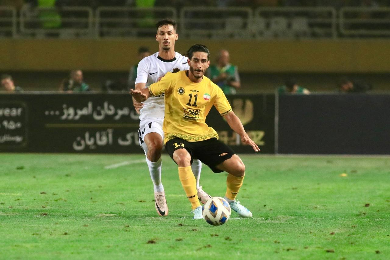 خداداد عزیزی: با پول زیرمیزی سقف قرارداد را دور میزنند/ لیگ برتر بدون VAR برگزار میشود