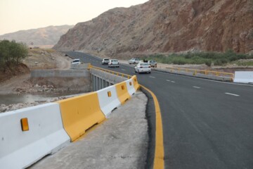 پل پدافندی «کنجانچم» مهران زیر بار ترافیک رفت