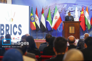 Ceremonia de clausura de la 1ª cumbre de simulación de ministros de economía de los BRICS