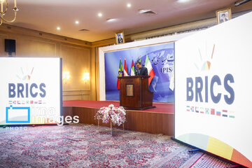 Ceremonia de clausura de la 1ª cumbre de simulación de ministros de economía de los BRICS