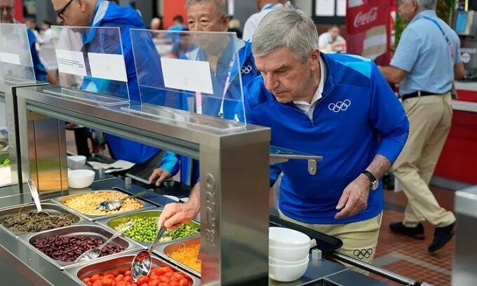 میزبانی پُرحرف و حدیث فرانسه تا قبول واقعیتها