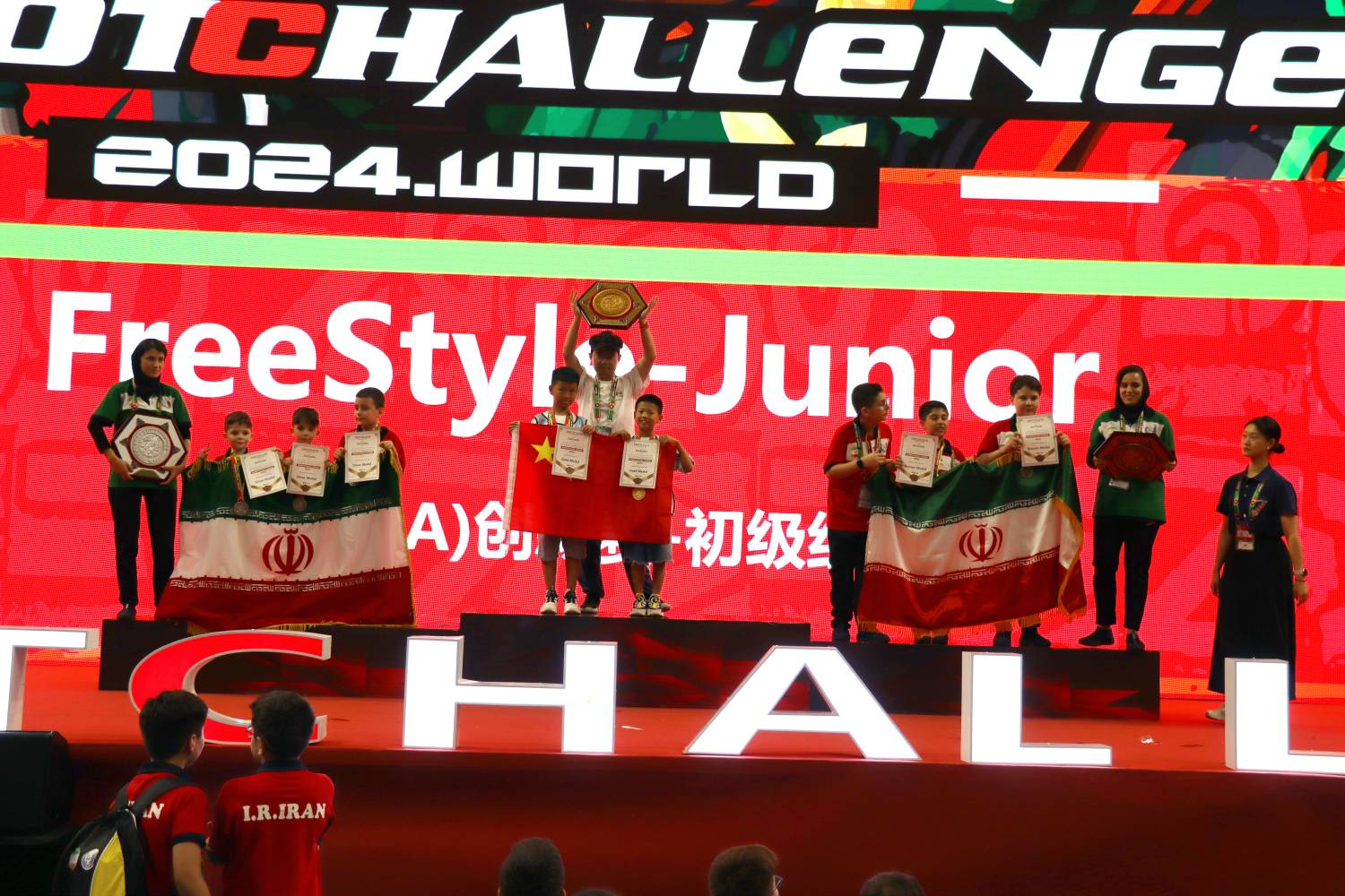 تیم رباتیک دانش آموزی ایران نایب قهرمان جهان شد 1 تیم رباتیک دانش آموزی ایران نابب قهرمان جهان شد