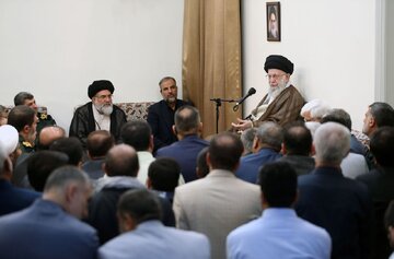 Imam Khamenei : L'objectif de la guerre psychologique de l'ennemi dans l'arène militaire est de créer la peur