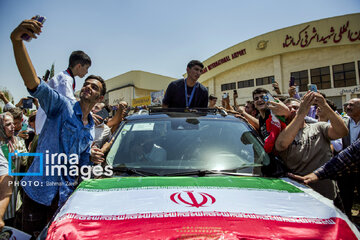 Kermanshahíes dan cálida bienvenida a su medallista de oro en JJOO