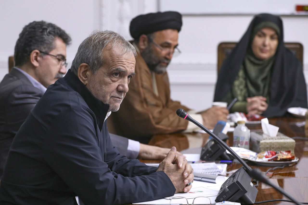 پزشکیان: فهرست وزرا بر اساس خردجمعی و تعامل با جریانات سیاسی تهیه شد پزشکیان: فهرست وزرا بر اساس خردجمعی و تعامل با جریانات سیاسی تهیه شد