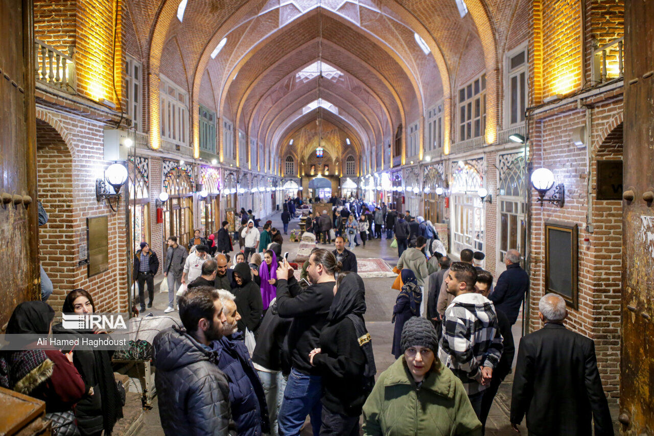 مزیت گردشگری بازار تبریز ناشی از مردم پایه بودن است مزیت گردشگری بازار تبریز ناشی از مردم پایه بودن است