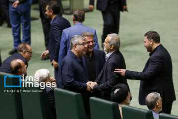 Pezeshkian à l’Assemblée d’Iran pour défendre ses ministres proposés