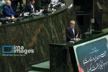 Pezeshkian à l’Assemblée d’Iran pour défendre ses ministres proposés