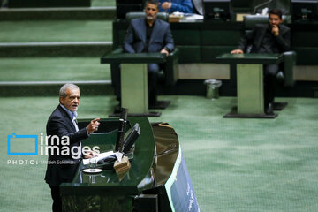 Pezeshkian à l’Assemblée d’Iran pour défendre ses ministres proposés