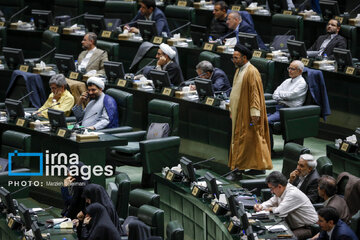 Pezeshkian à l’Assemblée d’Iran pour défendre ses ministres proposés