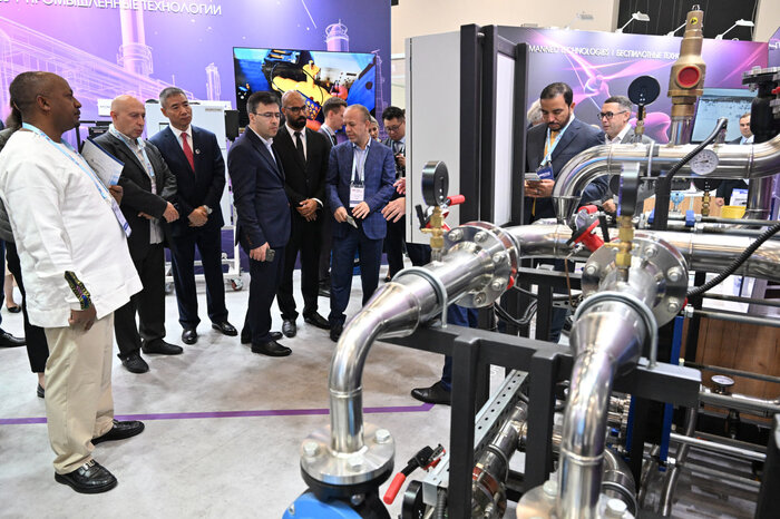 هشتمین نشست وزیران صنعت بریکس در نیژنینووگرود روسیه برگزار شد