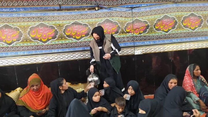 ۲۳ گروه جهادی نیکشهر در حال خدمت رسانی شبانه روزی به زوار پاکستانی