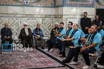 Ceremonia de despedida a al convoy paralímpico en el santuario del Imam Reza (P)