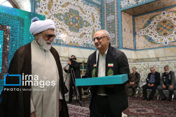 Ceremonia de despedida a al convoy paralímpico en el santuario del Imam Reza (P)