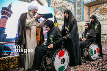 Ceremonia de despedida a al convoy paralímpico en el santuario del Imam Reza (P)