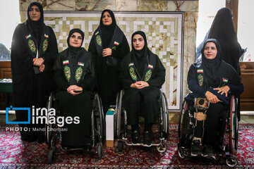 Ceremonia de despedida a al convoy paralímpico en el santuario del Imam Reza (P)