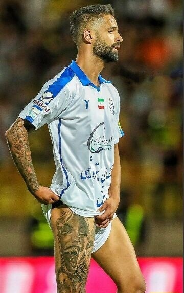 نقش خرافه بر دیوار فوتبال ایران