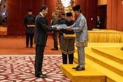 Iranian ambassador submits his credentials to  King of Brunei