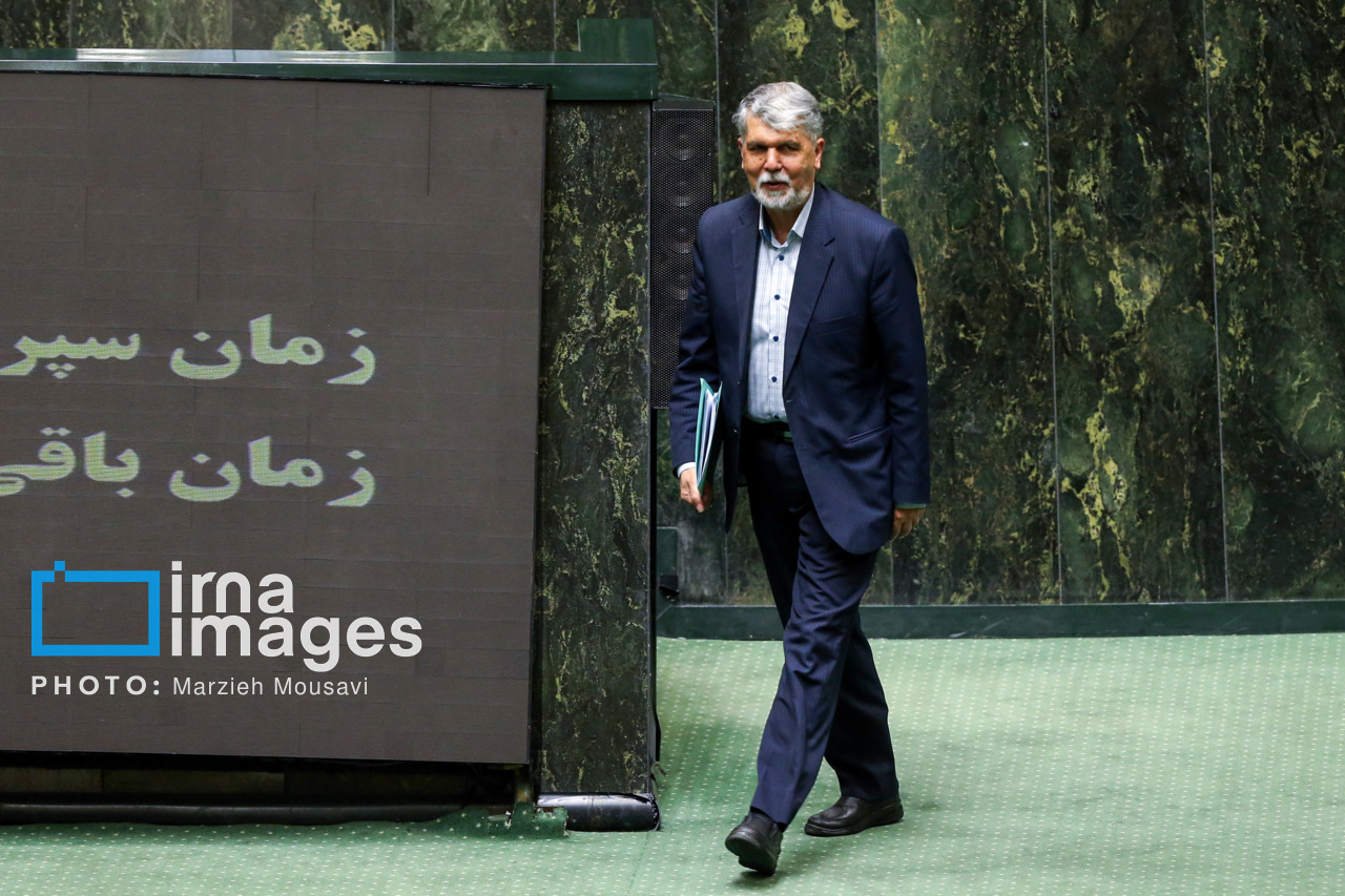 صالحی: تلاش میکنم در امتداد «وفاق ملی» موثر و سهیم باشم