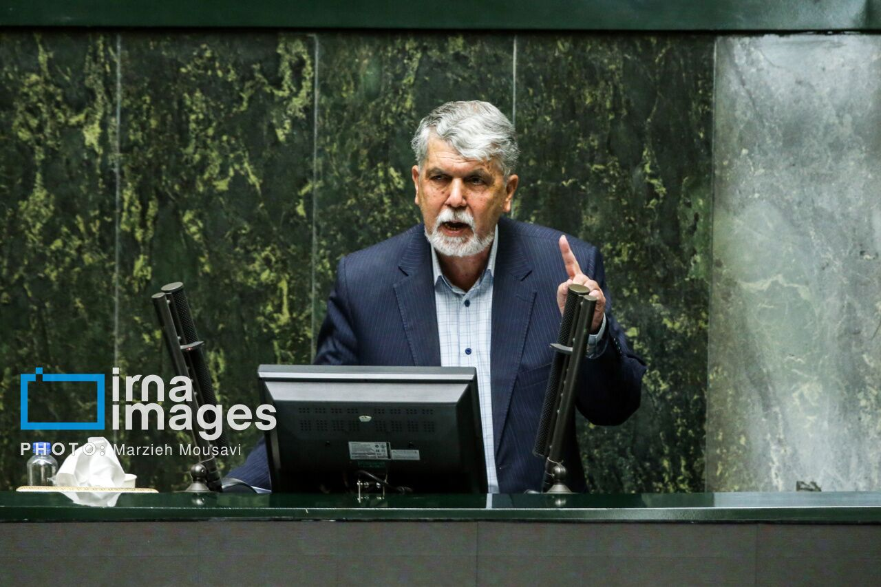 صالحی: تلاش میکنم در امتداد «وفاق ملی» موثر و سهیم باشم