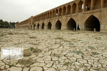 استاندار اصفهان: احیای زاینده‌رود با تعهد به سند اجرایی آن، محقق می‌شود