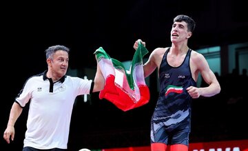 L'équipe iranienne de lutte junior est devenue championne du monde