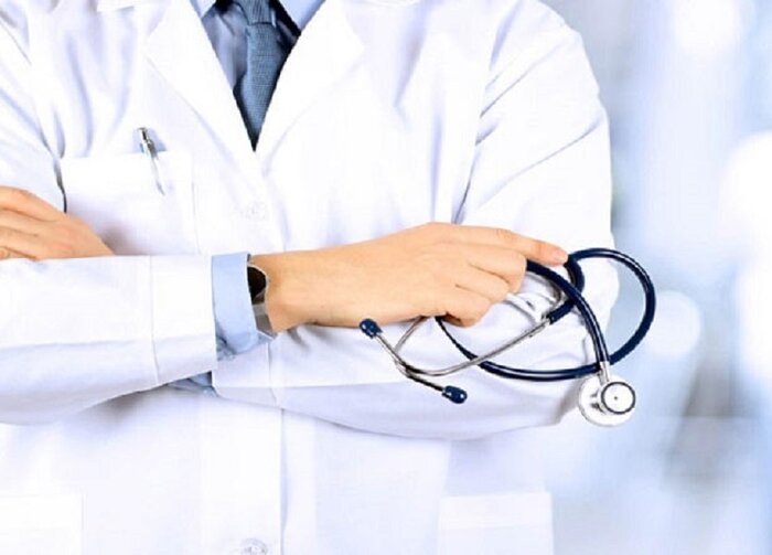 ۳۰ هزار پزشک عمومی طبابت نمیکنند/به فکر تربیت پزشک متخصص باشیم