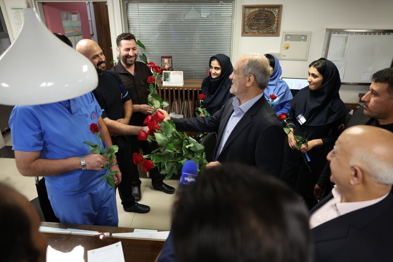 الرئيس بزشكيان يزور مركز "القلب" الطبي في طهران الرئيس بزشكيان يزور مركز "القلب" الطبي في طهران