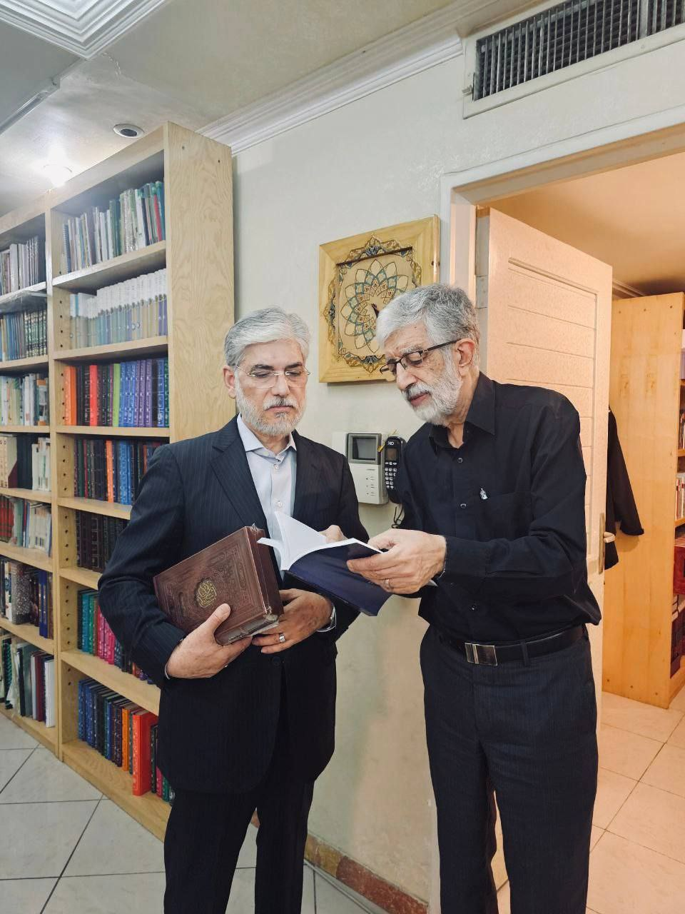 وزیر علوم به دیدار پیشکسوتان دانش و پژوهش رفت