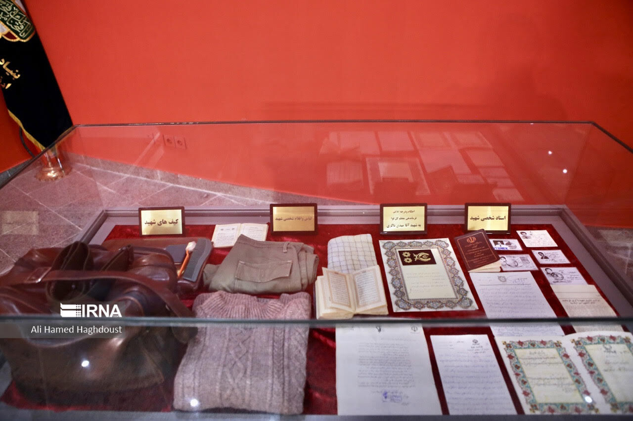 وسایل شخصی شهید باکری به موزه دفاع مقدس تبریز اهدا شد وسایل شخصی شهید باکری به موزه دفاع مقدس تبریز اهدا شد