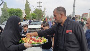 جاماندگان کربلا در شهر حسینی مراغه پیاده‌روی کردند