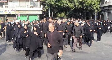 جاماندگان کربلا در شهر حسینی مراغه پیاده‌روی کردند