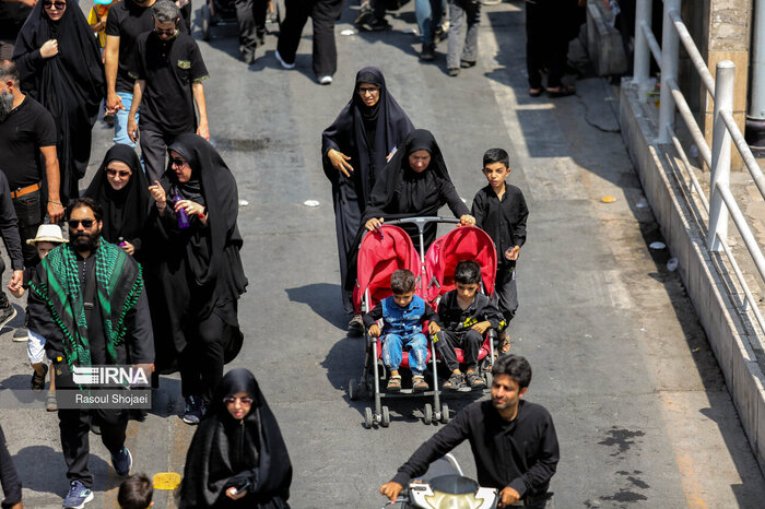 مراسم پیاده‌روی «دلدادگان حسینی» در کرمانشاه برگزار شد