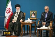 L'Imam Khamenei a reçu l'administration Pezeshkian