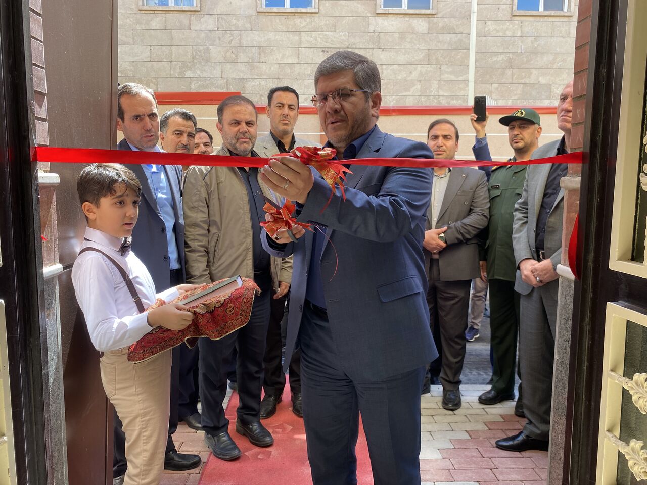 سالن ورزشی سه هزار نفری شهید مالک رحمتی در تبریز افتتاح شد سالن ورزشی سه هزار نفری شهید مالک رحمتی در تبریز افتتاح شد