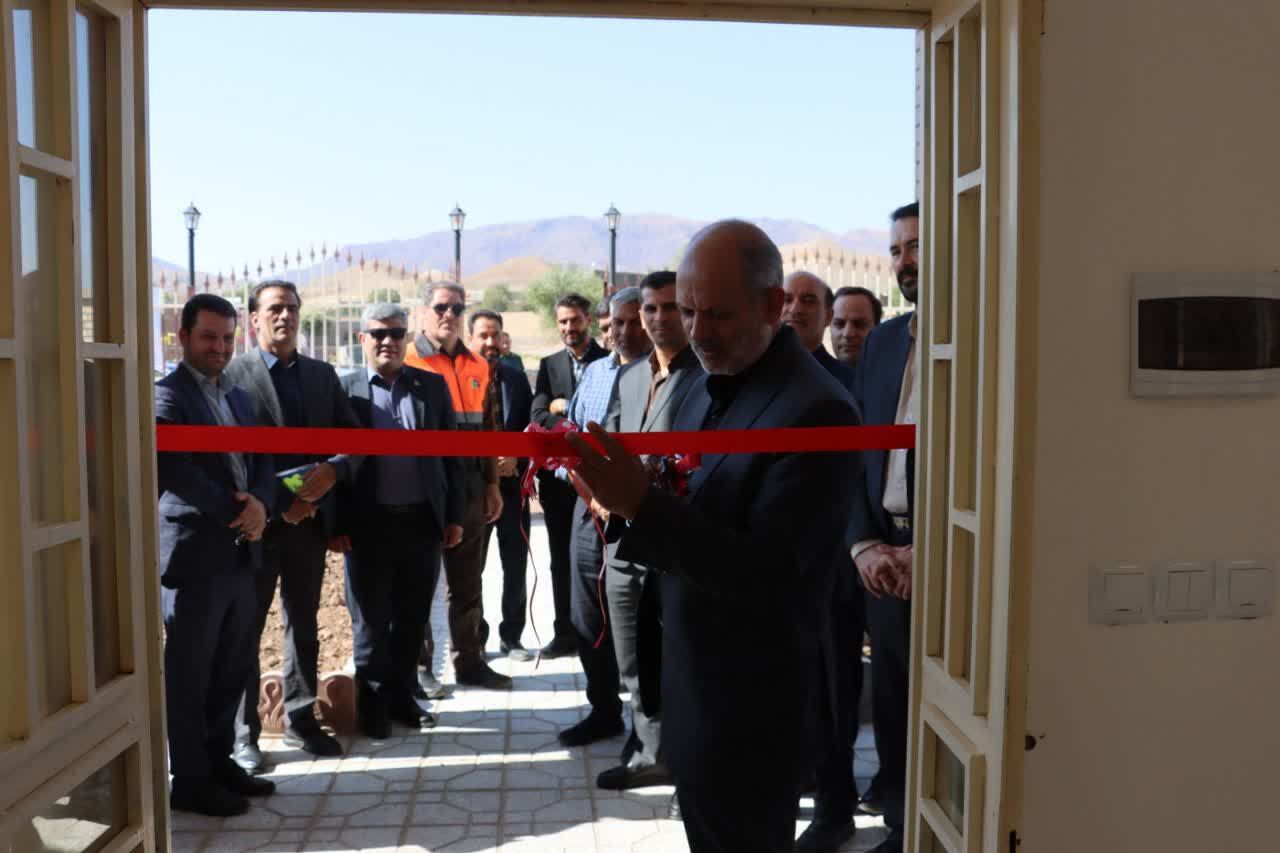 آموزشگاه خیرساز «مهناز ناصری» در تربتحیدریه بهرهبرداری شد آموزشگاه خیرساز «مهناز ناصری» در تربتحیدریه بهرهبرداری شد