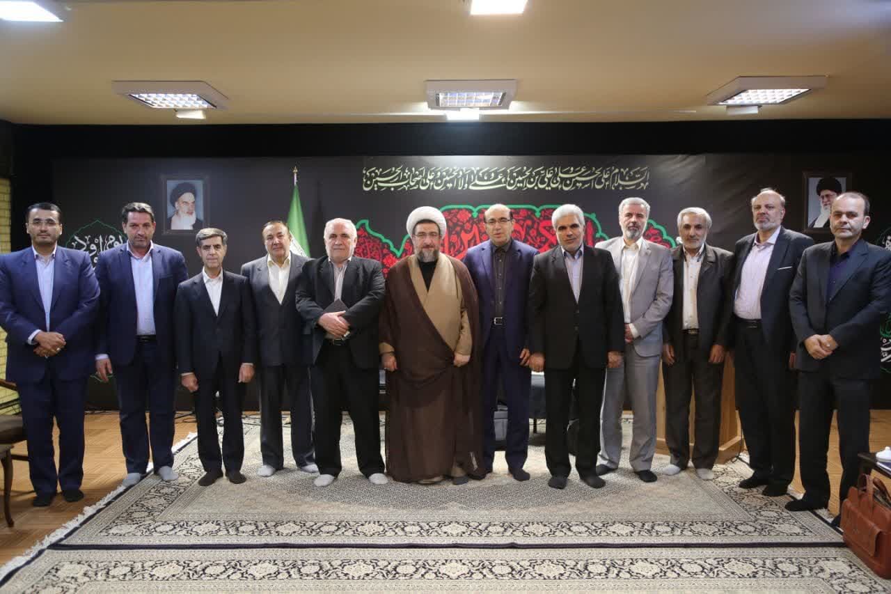 امام جمعه تبریز: مشکلات کشور با مدیریت مناسب قابل رفع است امام جمعه تبریز: مشکلات کشور با مدیریت مناسب قابل رفع است