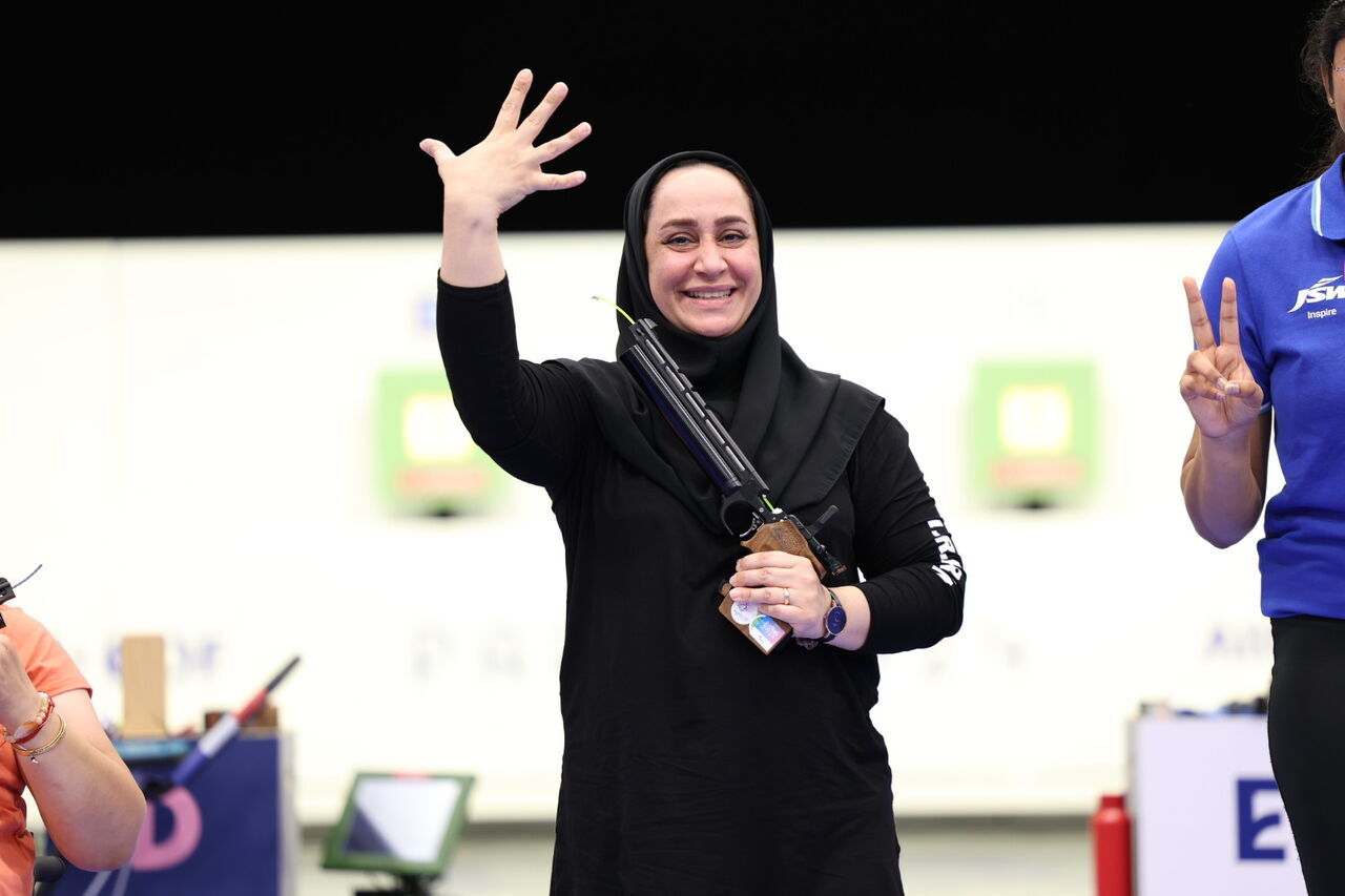 Paralympiques 2024 : une Iranienne remporte l'or en tir