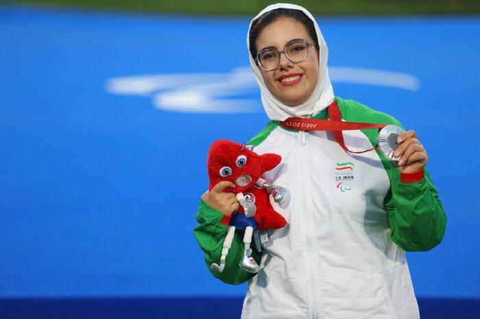 همتی: دختران ایران الگوهای تلاش و موفقیت در آوردگاههای بزرگ بینالمللی هستند