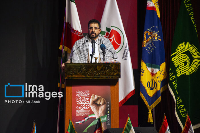 ضرورت قدردانی از «مجاهدان در غربت» و بازگویی جنایات صهیونیسم