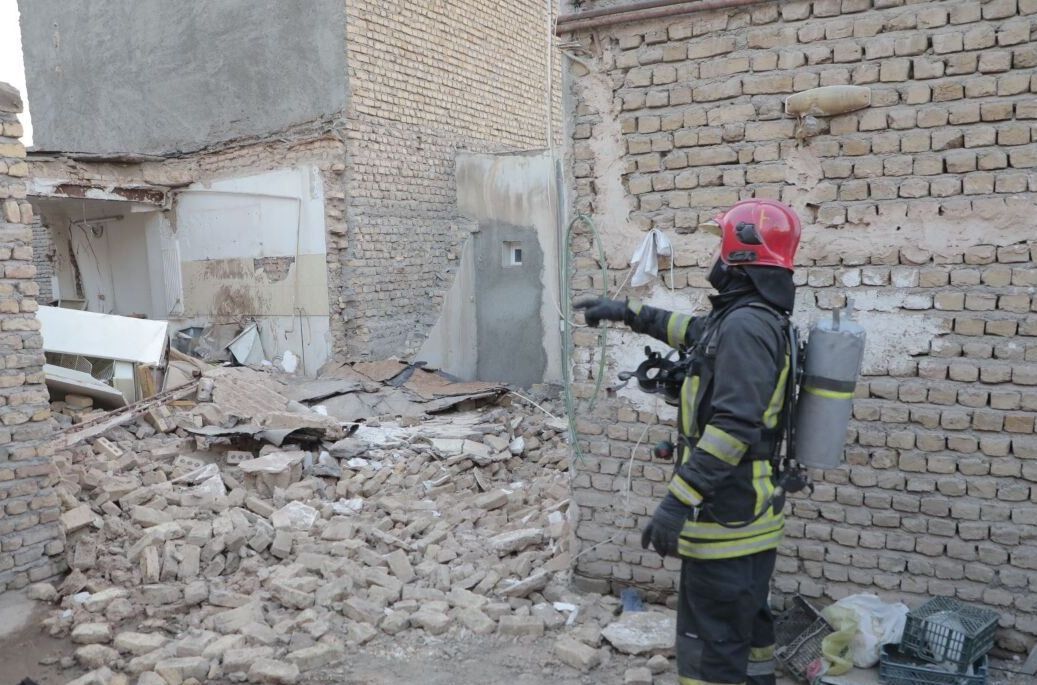 انفجار گاز شهری در تبریز ۶ نفر را روانه بیمارستان کرد انفجار گاز شهری در تبریز ۶ نفر را روانه بیمارستان کرد