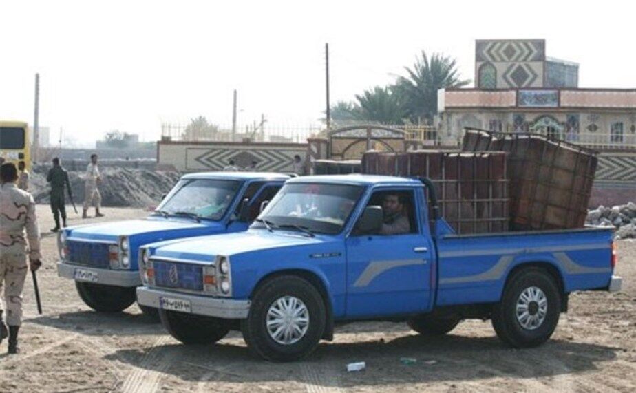 یک هزارو ۳۰۰ لیتر سوخت قاچاق در آذرشهر کشف شد یک هزارو ۳۰۰ لیتر سوخت قاچاق در آذرشهر کشف شد