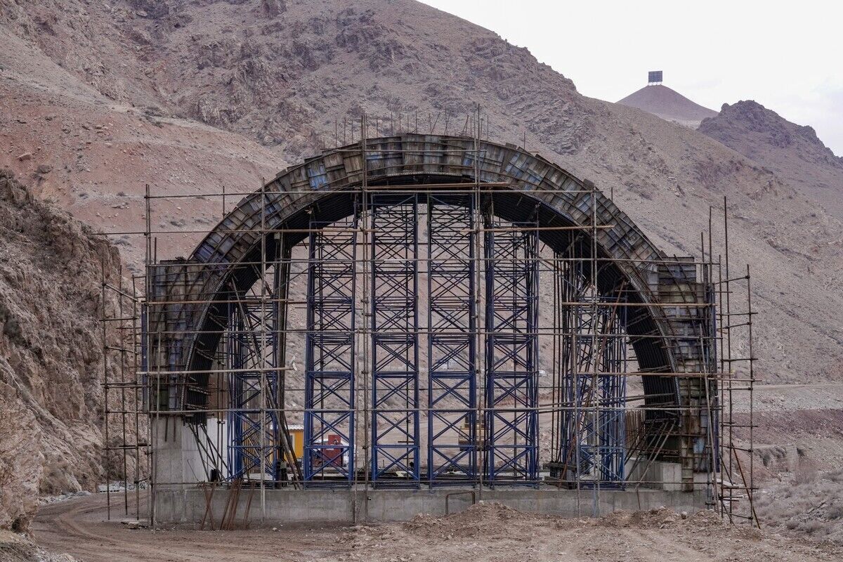 پل روگذر استاندارد عبور حیات وحش در جاده جلفا _ مرند در دست ساخت است پل روگذر استاندارد عبور حیات وحش در جاده جلفا _ مرند در دست ساخت است