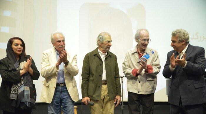 بزرگداشت فرامرز قریبیان/ تهمینه میلانی: هزار بار «گوزنها» را با همکلاسیهایم دیدم+ عکس