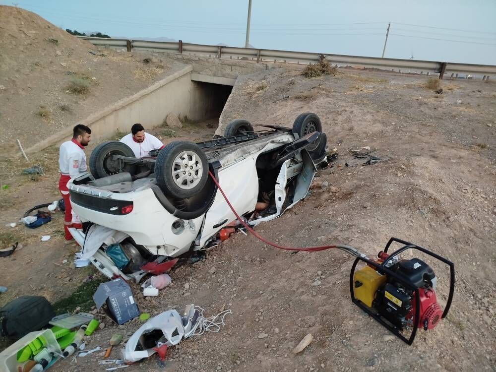 واژگونی ۲ خودرو در اردبیل ۱۰ مصدوم برجا گذاشت