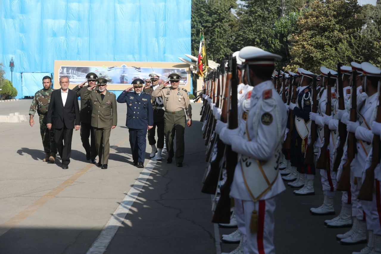 President Pezeshkian tours Army university